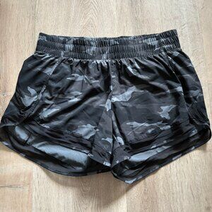Camo Athleta Printed Mesh Racer Run Short 4", Size S